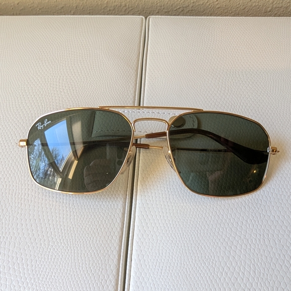 Ray-Ban Gold Aviator Sunglasses with Green Lenses - Picture 2 of 12